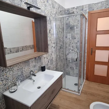 Estia Domus לינה וארוחת בוקר