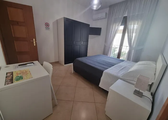 Estia Domus לינה וארוחת בוקר 4*