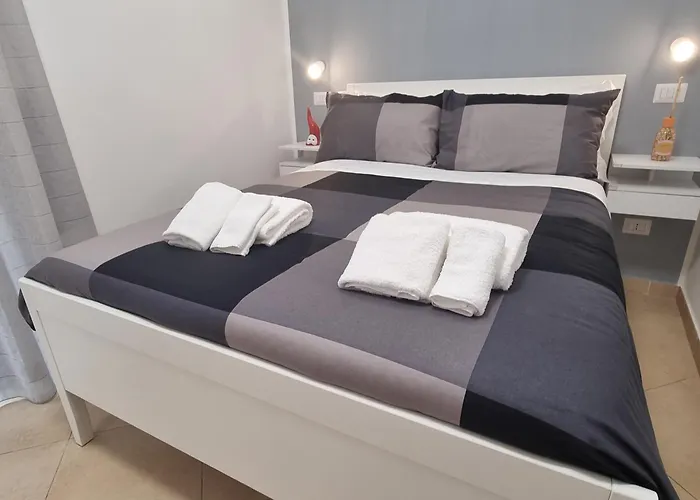 לינה וארוחת בוקר Estia Domus 4*