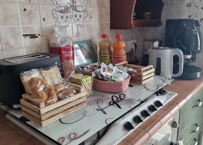 לינה וארוחת בוקר Estia Domus פומפיי