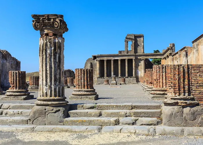 Estia Domus לינה וארוחת בוקר פומפיי